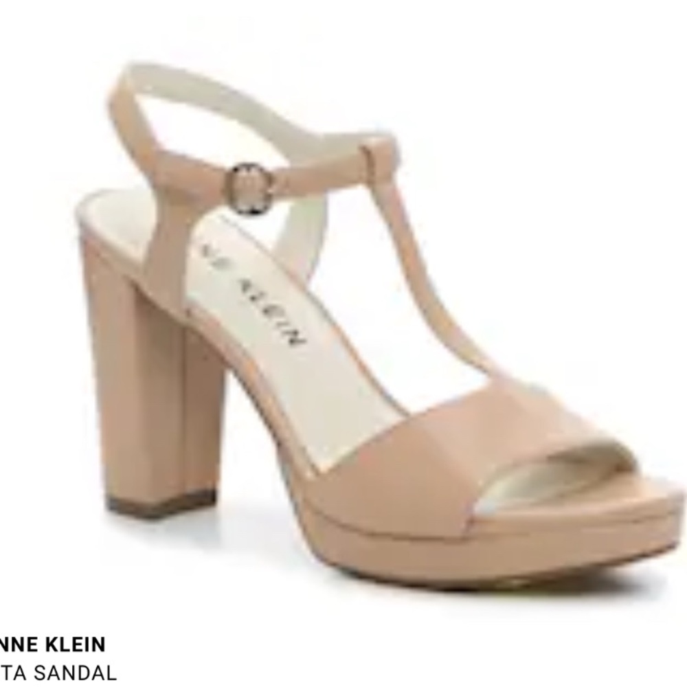 Anne Klein Tan Sandal with T-strap and Chunky Heel